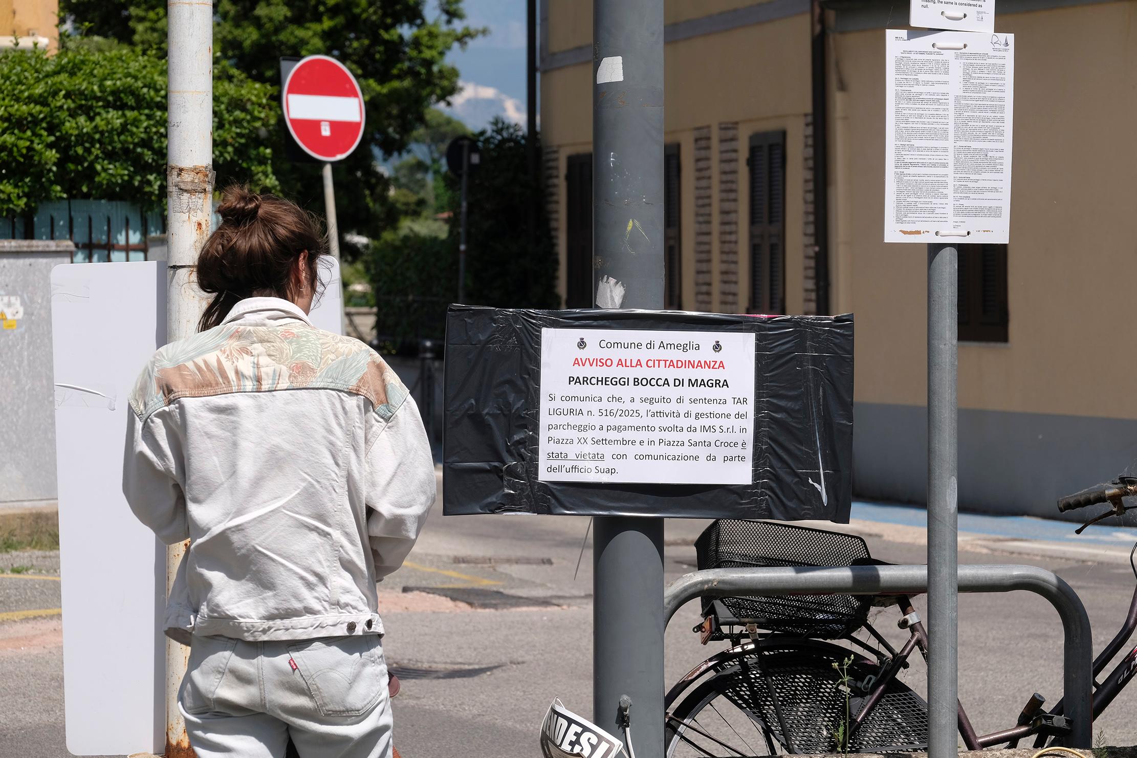 Accordo fatto con la Marinella spa: a Bocca di Magra 86 posti auto in piazza XX Settembre e S. Croce Accordo fatto con la Marinella spa: a Bocca di Magra 86 posti auto in piazza XX Settembre e S. Croce