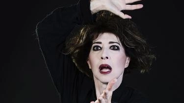 Domani alle ore 21.30 al Teatro di Cavriglia, Veronica Pivetti porta in scena L’inferiorità mentale della donna - un evergreen... Domani alle ore 21.30 al Teatro di Cavriglia, Veronica Pivetti porta in scena L’inferiorità mentale della donna - un evergreen...