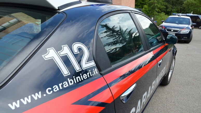 I carabinieri seguono le indagini I carabinieri seguono le indagini