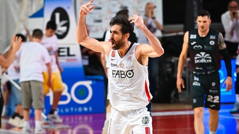 La grinta di Nicola Natali, determinante nel finale di gara-2 La grinta di Nicola Natali, determinante nel finale di gara-2