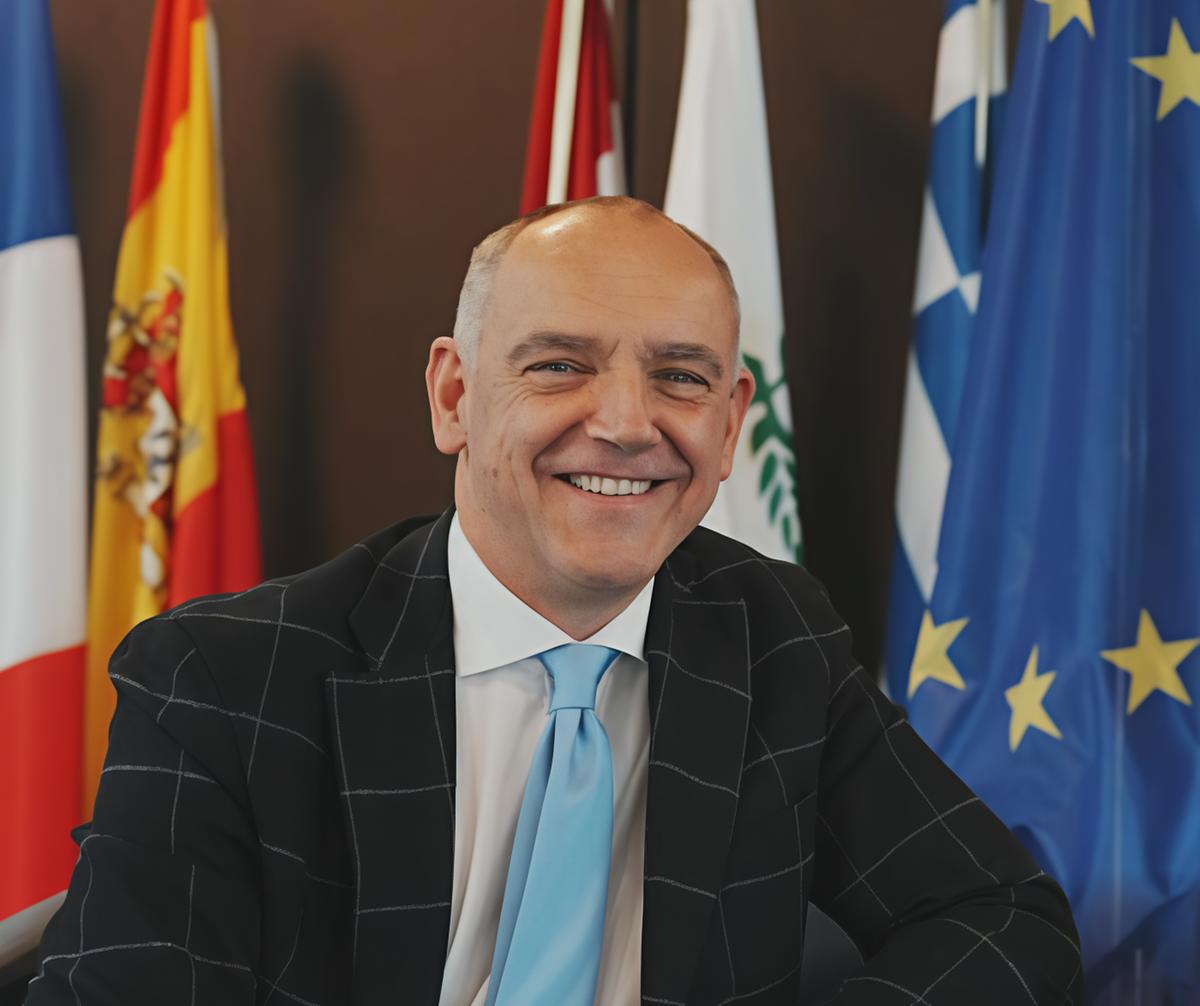 menesini il pi249 popolare un sondaggio lo indica come il pi249 noto del pd