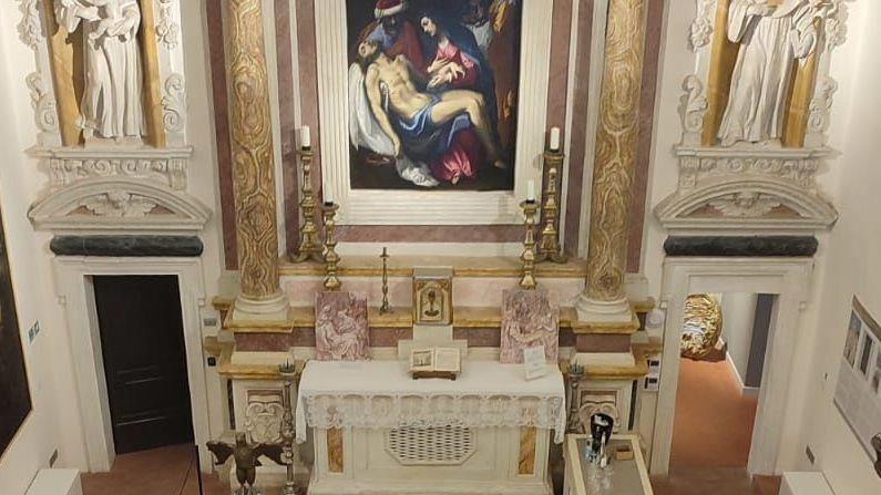 Il romanzo "Camminare negli Eco-sentieri interiori" di Raffaele Basile sarà presentato domani a Grosseto, con degustazione di vini e visita al Museo Collezione Gianfranco Luzzetti. Basile propone itinerari introspettivi attraverso il camminare, offrendo spunti riflessivi sulla natura e il conoscere se stessi. Il romanzo "Camminare negli Eco-sentieri interiori" di Raffaele Basile sarà presentato domani a Grosseto, con degustazione di vini e visita al Museo Collezione Gianfranco Luzzetti. Basile propone itinerari introspettivi attraverso il camminare, offrendo spunti riflessivi sulla natura e il conoscere se stessi.