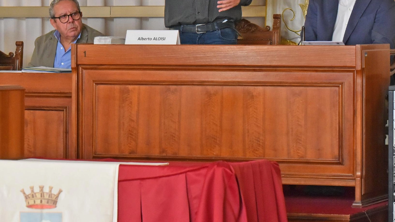 Consiglio comunale di Follonica nel caos: un componente della maggioranza ha fatto saltare l’elezione del presidente del Collegio dei revisori dei conti Consiglio comunale di Follonica nel caos: un componente della maggioranza ha fatto saltare l’elezione del presidente del Collegio dei revisori dei conti
