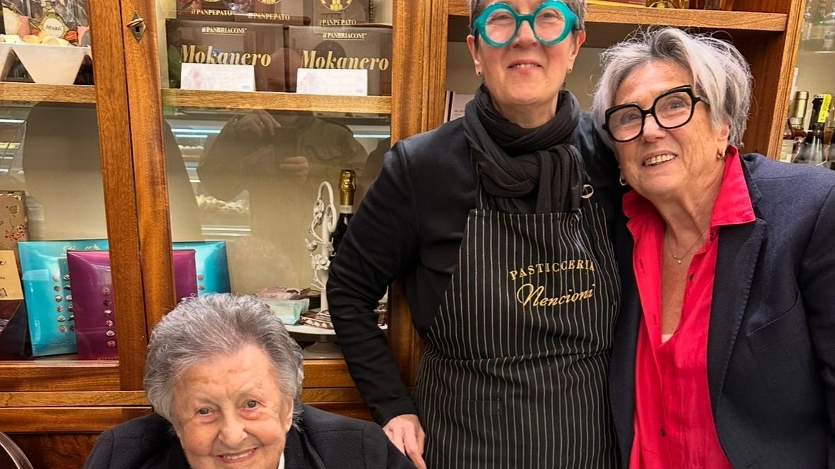 Maria Luisa Falai Nencioni insieme alle figlie Maria Grazia e Nicoletta