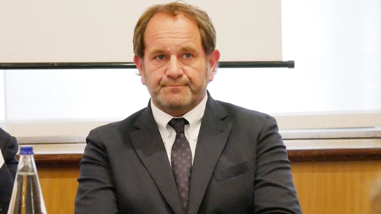 L’imprenditore orafo vanta oltre 5300 preferenze nel 2020, è anche il candidato più accreditato per Palazzo Cavallo. Il Carroccio può candidare Agnelli o Vecchi ma i vannacciani schierano Romani.