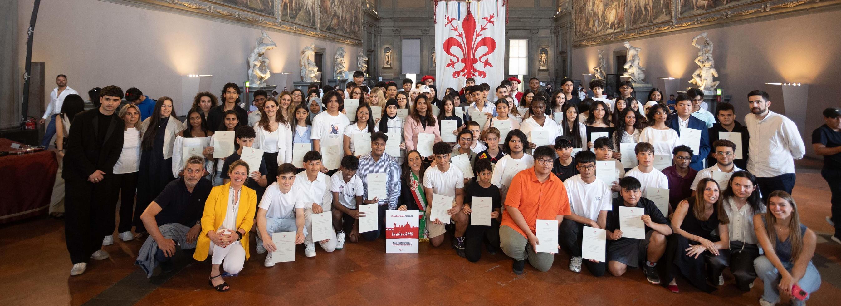 Lo Ius Scholae simbolico del Comune. Cittadinanza onoraria a 125 studenti Lo Ius Scholae simbolico del Comune. Cittadinanza onoraria a 125 studenti