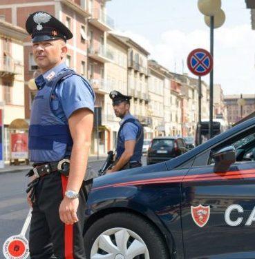 Picchia carabinieri con una spranga. Giovane arrestato a Orbetello