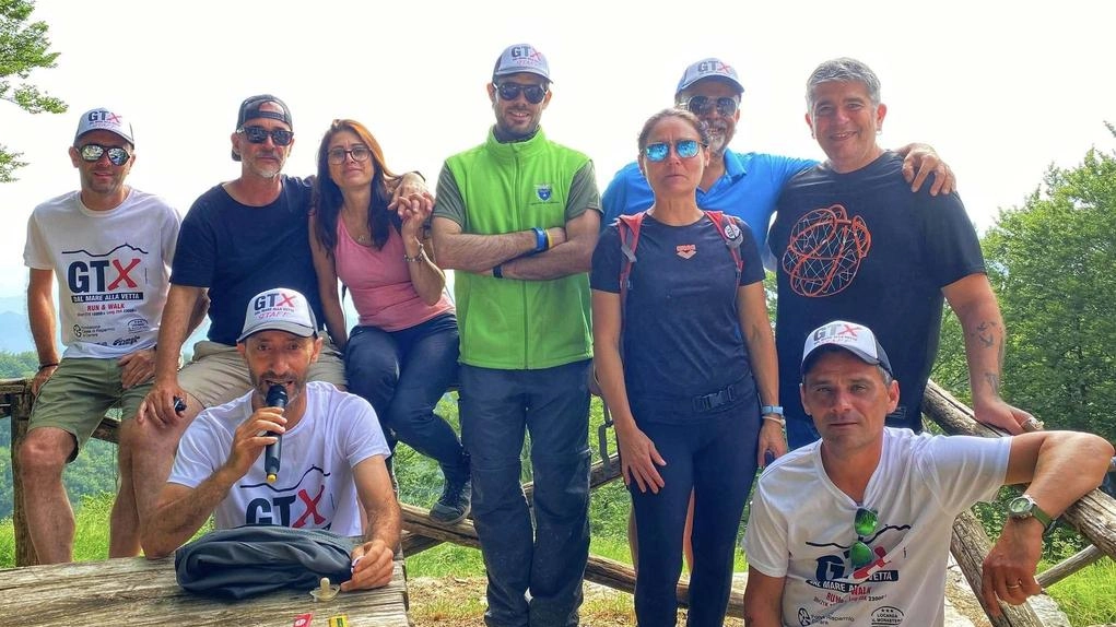Sopra gli organizzatori, sotto il presidente Andrea Maccari Sopra gli organizzatori, sotto il presidente Andrea Maccari