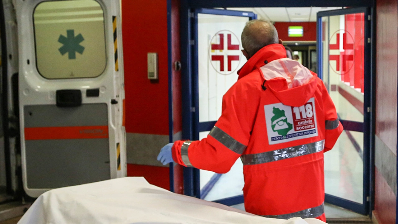 Non sono valsi a nulla, purtroppo, i lunghi tentativi di rianimazione dei medici: troppo gravi i traumi riportati da Nicola nello schianto Non sono valsi a nulla, purtroppo, i lunghi tentativi di rianimazione dei medici: troppo gravi i traumi riportati da Nicola nello schianto