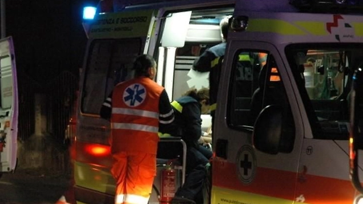 Sul posto sono intervenuti i soccorsi del 118, ma per il giovane non c'è stato nulla da fare (Foto di repertorio) Sul posto sono intervenuti i soccorsi del 118, ma per il giovane non c'è stato nulla da fare (Foto di repertorio)