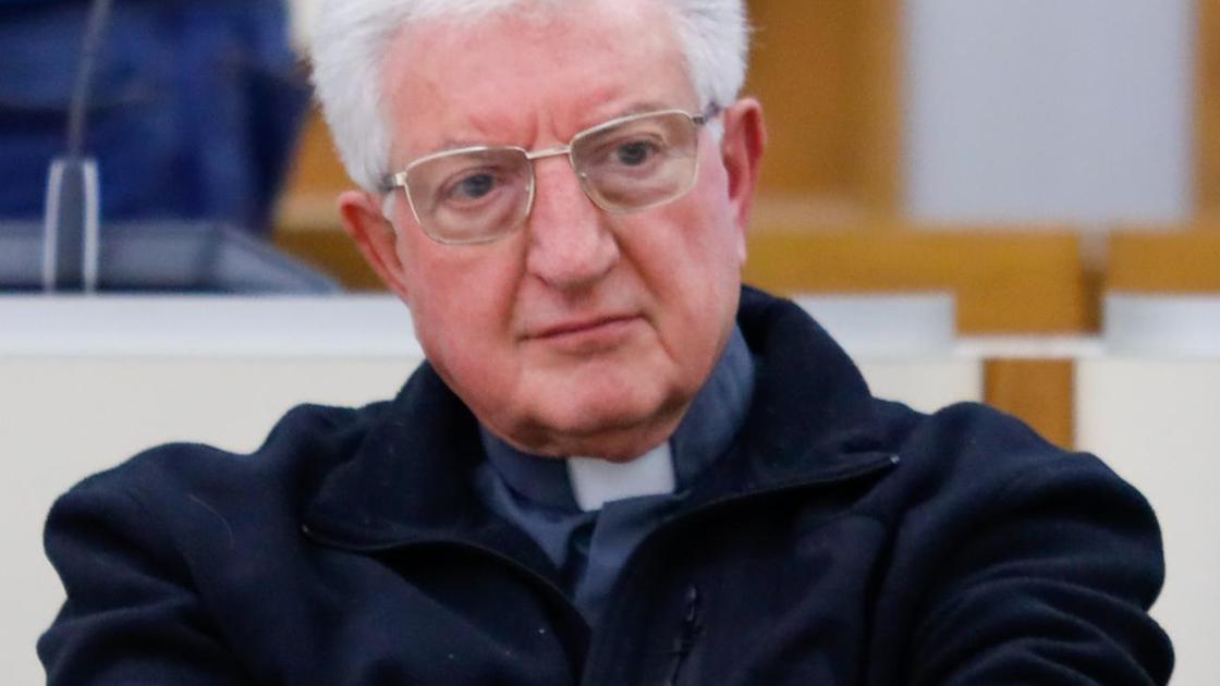https://www.lanazione.it/image-service/view/acePublic/alias/contentid/OTYyNmUzZDctNmFhZS00/0/lultimo-libro-di-don-momigli-a-san-donnino.jpeg?f=16:9&w=1200&h=630