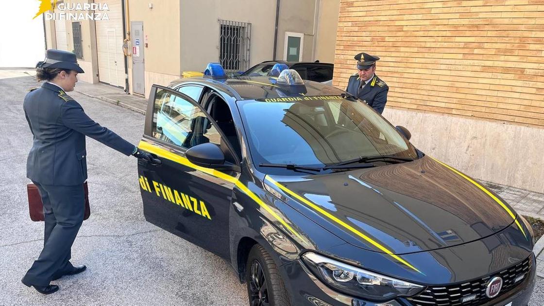 fatture false sequestro da quasi 400mila euro a tre soci di una ditta edile del senese