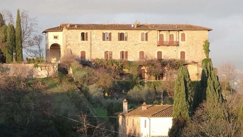 L’edificio principale di Villa Fioravanti a Bellosguardo prima del restauro L’edificio principale di Villa Fioravanti a Bellosguardo prima del restauro