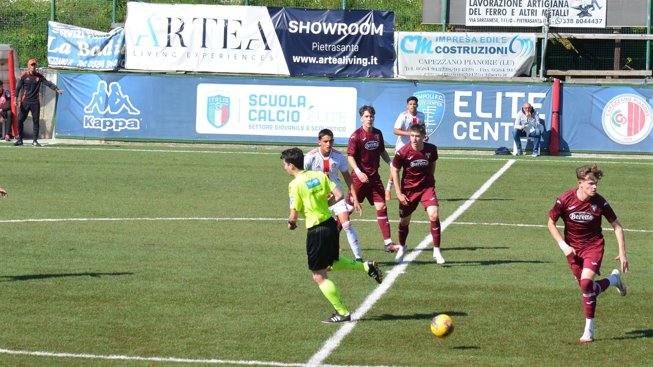 Un momento della partita degli ottavi di finale della Viareggio Cup che opponeva il Torino all’International di Porto Allegre