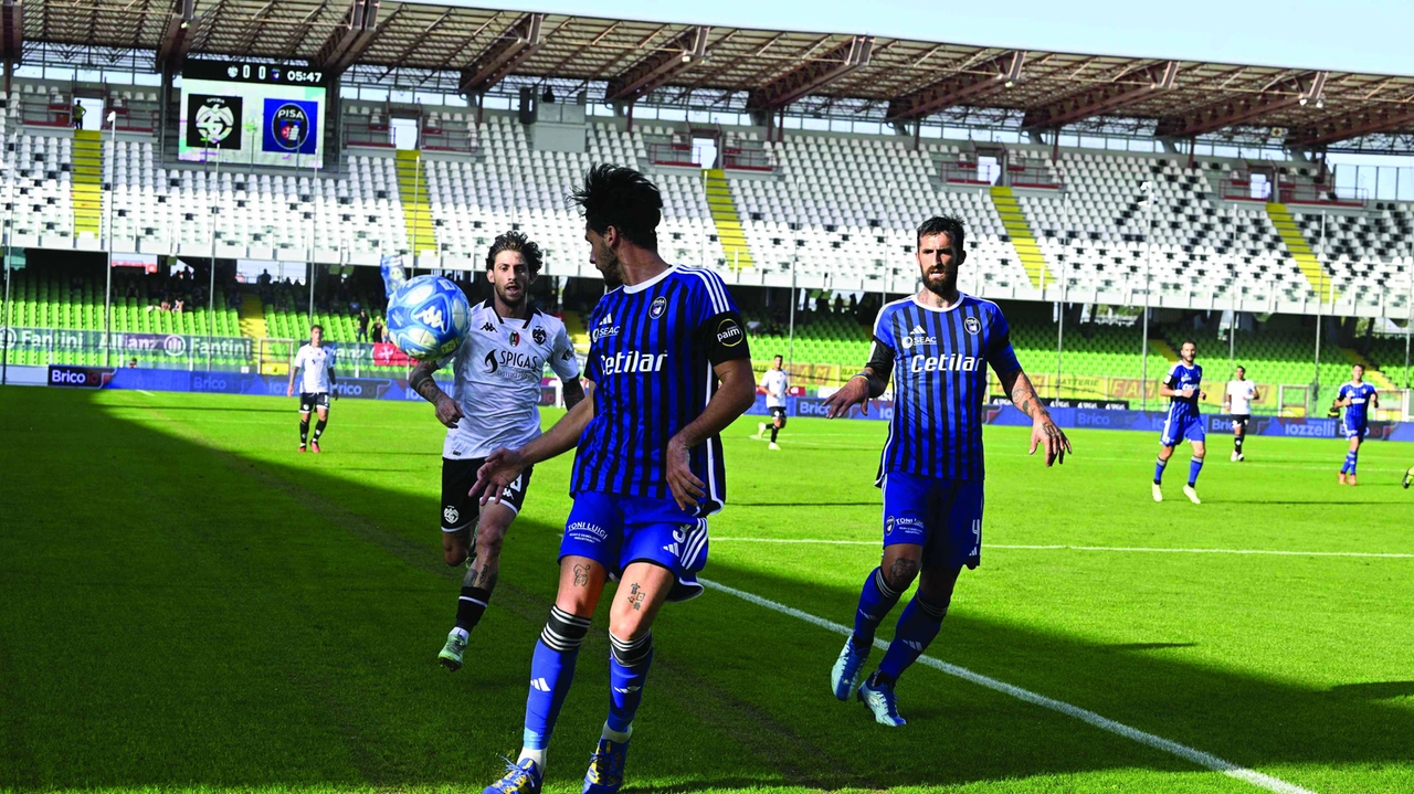 Un momento della sfida disputata eccezionalmente al Manuzzi di Cesena Un momento della sfida disputata eccezionalmente al Manuzzi di Cesena