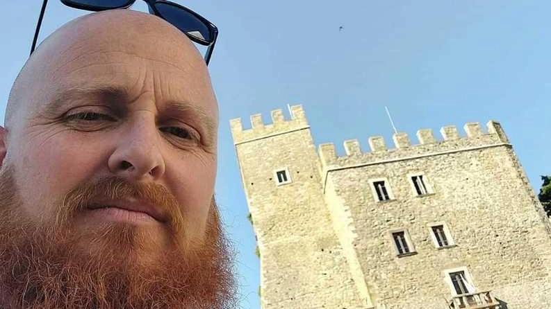 Alberto Bertinelli chiede spiegazioni sulla situazione della frazione di Montemerano: tanti i cittadini, dice il consigliere comunale del Pd, che protestano su alcuni problemi mai risolti dall’amministrazione Morini Alberto Bertinelli chiede spiegazioni sulla situazione della frazione di Montemerano: tanti i cittadini, dice il consigliere comunale del Pd, che protestano su alcuni problemi mai risolti dall’amministrazione Morini