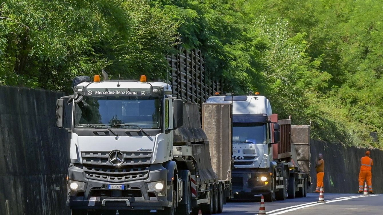 Le strade nel sud della provincia di Siena sono messa a dura prova da cantieri e continui lavori, la viabilità è davvero complicata Le strade nel sud della provincia di Siena sono messa a dura prova da cantieri e continui lavori, la viabilità è davvero complicata