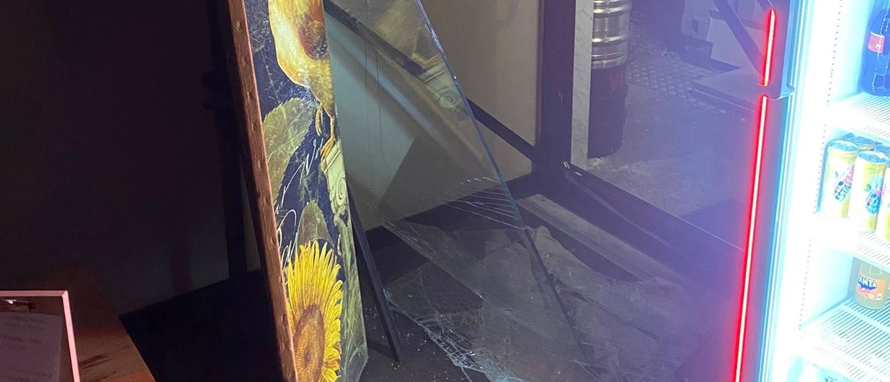 Furto al ristorante Panigo. In cassa spiccioli ma ingenti i danni: “Non si può andare avanti così”