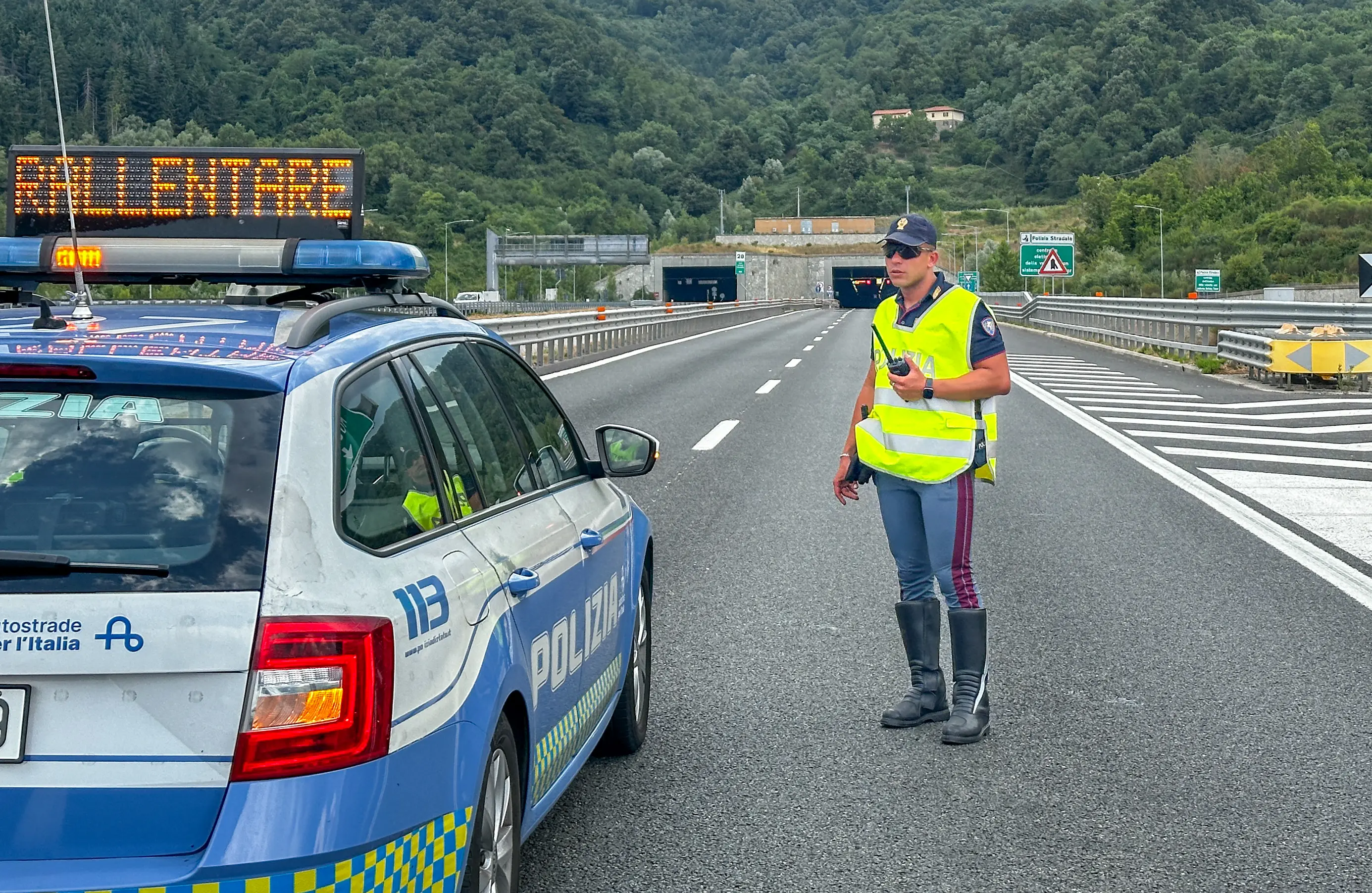 Camper ribaltato, due feriti sulla statale di Paganico