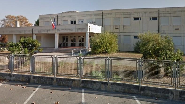 I residenti si lamentano dei lampioni spenti nella zona vicino al liceo Chini I residenti si lamentano dei lampioni spenti nella zona vicino al liceo Chini
