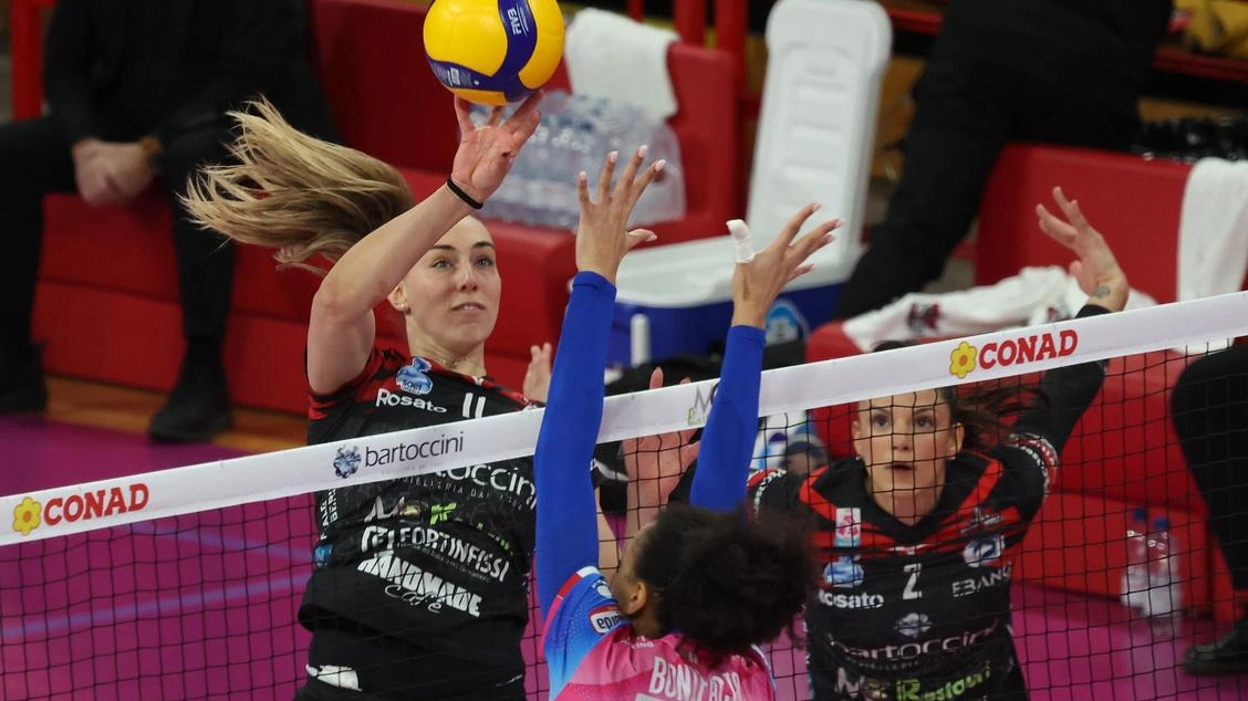 Benedetta Bartolini, centrale della Bartoccini MC Restauri Perugia si prepara a vivere la sua quarta stagione consecutiva in maglia Black Angels Benedetta Bartolini, centrale della Bartoccini MC Restauri Perugia si prepara a vivere la sua quarta stagione consecutiva in maglia Black Angels