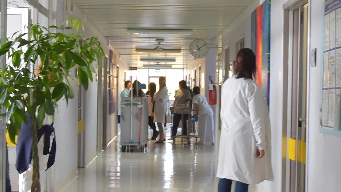 Oltre al licenziamento, l’azienda potrebbe denunciare l’infermiera nel mirino Oltre al licenziamento, l’azienda potrebbe denunciare l’infermiera nel mirino
