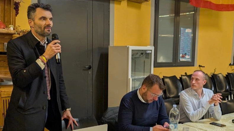 Il segretario Marco Biagioni traccia il bilancio dei mesi post voto amministrativo (vincente) . E delinea strategie ("Biffoni coinvolto, avanti tutti insieme") e chiarisce il suo doppio ruolo . Il segretario Marco Biagioni traccia il bilancio dei mesi post voto amministrativo (vincente) . E delinea strategie ("Biffoni coinvolto, avanti tutti insieme") e chiarisce il suo doppio ruolo .