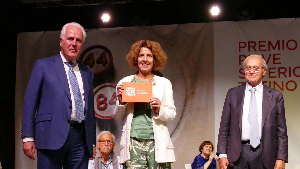 L’assegnazione della 40esima edizione del Premio Pieve Saverio Tutino al diario di Albertina Castellazzi L’assegnazione della 40esima edizione del Premio Pieve Saverio Tutino al diario di Albertina Castellazzi