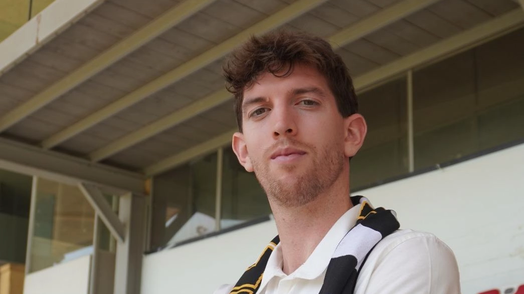 Farà parte del Siena, stagione 2025/2026 Enrico Zanoni (foto). Il club bianconero ha ufficializzato ieri l’arrivo all’ombra della Torre del... Farà parte del Siena, stagione 2025/2026 Enrico Zanoni (foto). Il club bianconero ha ufficializzato ieri l’arrivo all’ombra della Torre del...