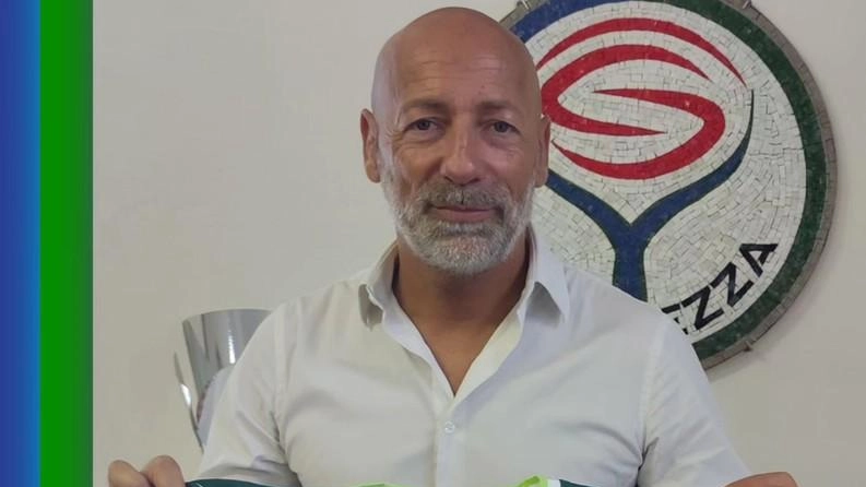 Cristiano Masitto, carrarino classe 1972, è il nuovo tecnico del Seravezza in Serie Cristiano Masitto, carrarino classe 1972, è il nuovo tecnico del Seravezza in Serie
