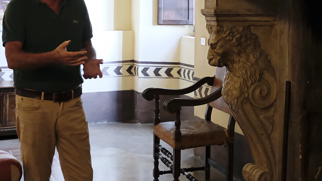Il castello di Monti, tuttora abitato, domina la Valle del Taverone fin dall’XI secolo a controllo delle vie di comunicazione...
