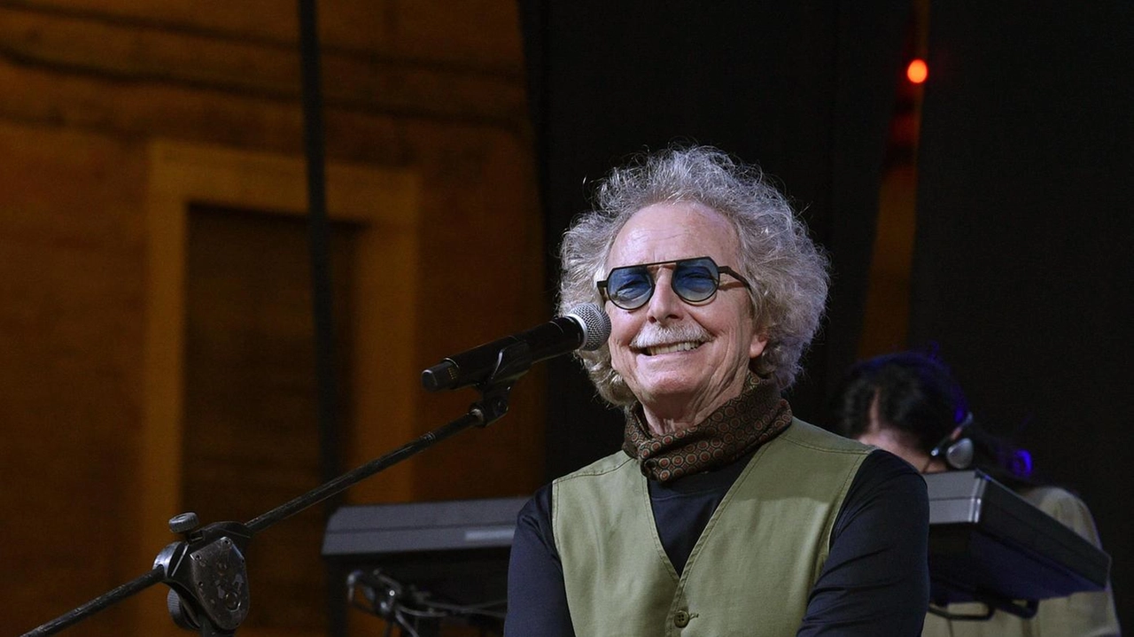 Il cantautore Fabio Concato porta il suo "Musico Ambulante Tour 2024" alla Rocca pisana di Scarlino, ripercorrendo quarant'anni di successi musicali italiani. L'appuntamento, alle 21.30, offre al pubblico l'opportunità di godere della sua arte in un contesto storico unico. Il cantautore Fabio Concato porta il suo "Musico Ambulante Tour 2024" alla Rocca pisana di Scarlino, ripercorrendo quarant'anni di successi musicali italiani. L'appuntamento, alle 21.30, offre al pubblico l'opportunità di godere della sua arte in un contesto storico unico.