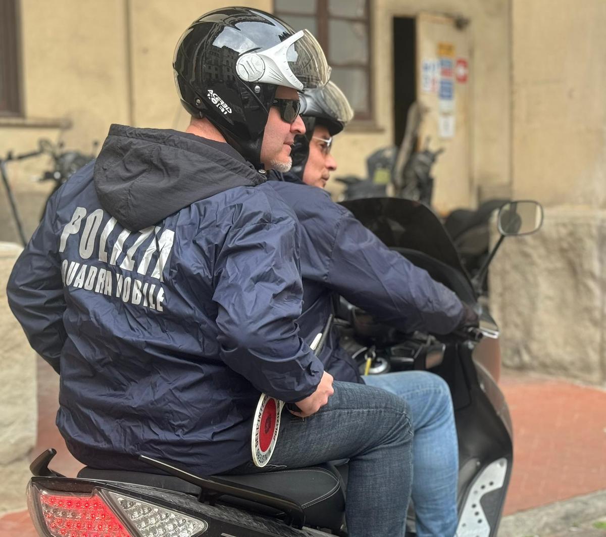 Rubano bancomat e ritirano mille euro. Il blitz dei ’Falchi’: tre uomini arrestati