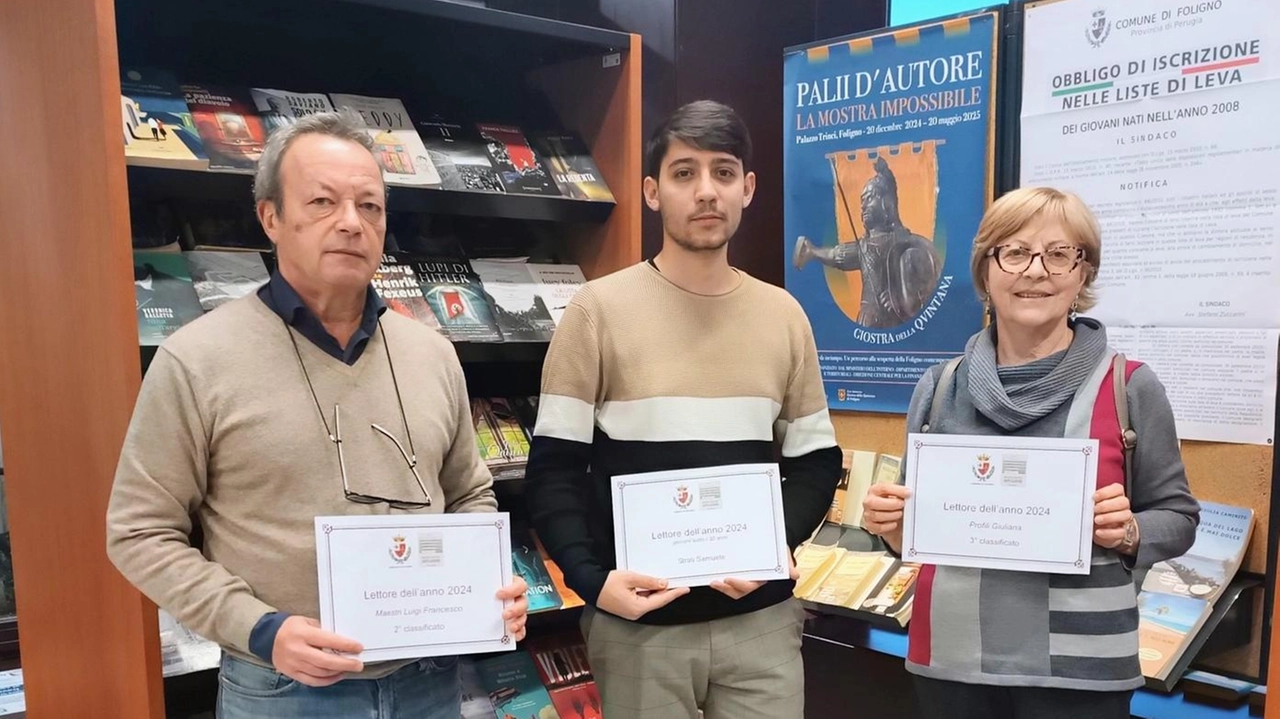 FOLIGNO La biblioteca comunale di Foligno ha premiato i migliori lettori del 2024, cioè gli utenti che hanno preso... FOLIGNO La biblioteca comunale di Foligno ha premiato i migliori lettori del 2024, cioè gli utenti che hanno preso...