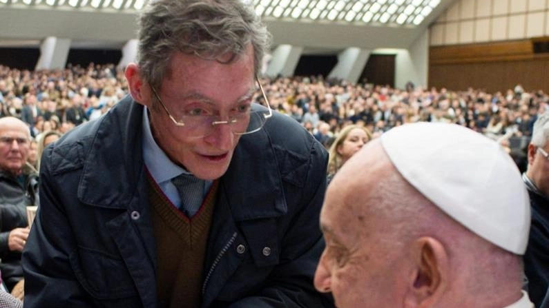 Andrea Benedetto con Papa Francesco (foto Vatican Media) Andrea Benedetto con Papa Francesco (foto Vatican Media)