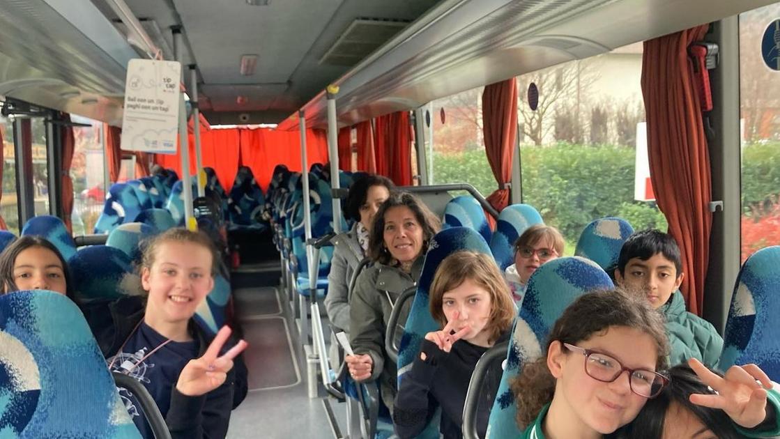 Va’ dove ti porta il bus. Gli studenti di Diecimo protagonisti del progetto Va’ dove ti porta il bus. Gli studenti di Diecimo protagonisti del progetto