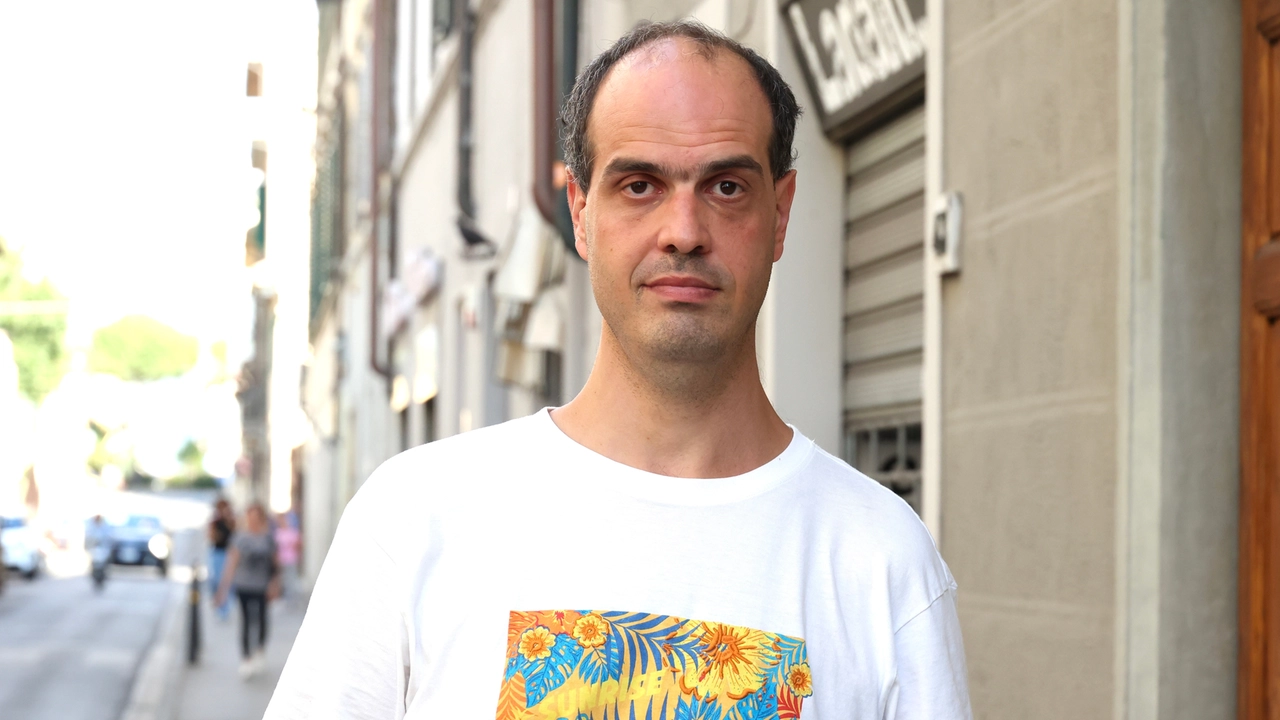 Matteo Marconcini al quale è stato vietato il bagno alla Costoli (Foto Gianluca Moggi/ NewPressPhoto)
