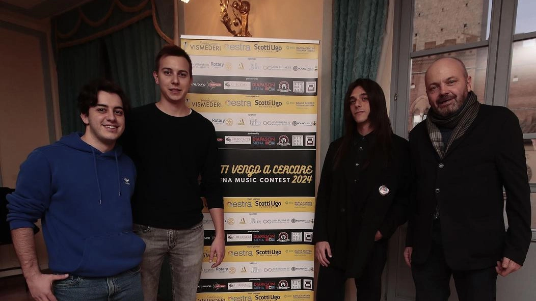 Danielle con Vincenzo Pratelli e i giovani dell’associazione dedicata ad Arturo Danielle con Vincenzo Pratelli e i giovani dell’associazione dedicata ad Arturo