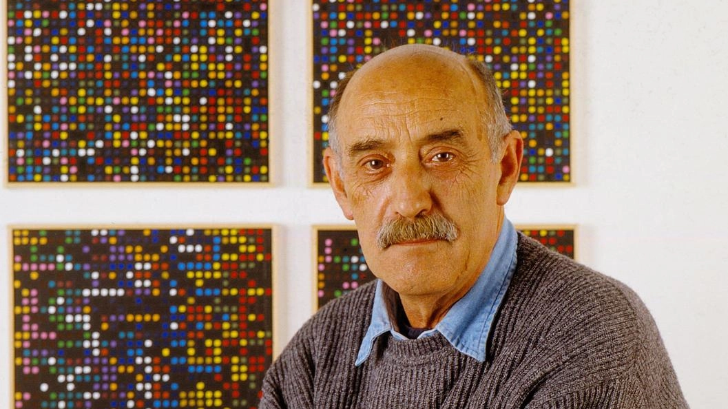 Gianfranco Chiavacci davanti alle sue opere Gianfranco Chiavacci davanti alle sue opere