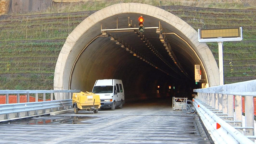 Concluso il contenzioso fra la ex Adanti, adesso Strabag,. e la Progetto Carrara sul risarcimento per. le spese extra del cantiere della Strada dei marmi Concluso il contenzioso fra la ex Adanti, adesso Strabag,. e la Progetto Carrara sul risarcimento per. le spese extra del cantiere della Strada dei marmi