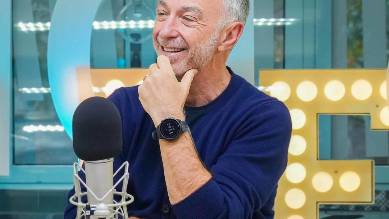 Il noto conduttore di Radio Deejay sabato sarà al Teatro Cartiere Carrara. Uno spettacolo intimo ed essenziale. "Voglio guardare in faccia chi mi ascolta". . Il noto conduttore di Radio Deejay sabato sarà al Teatro Cartiere Carrara. Uno spettacolo intimo ed essenziale. "Voglio guardare in faccia chi mi ascolta". .