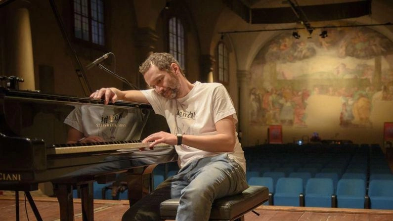 Ancora musica all’Auditorium San Francesco al Prato dove, nell’ambito della stagione ’Sanfra’, domani alle 21 c’è il concerto di Davide... Ancora musica all’Auditorium San Francesco al Prato dove, nell’ambito della stagione ’Sanfra’, domani alle 21 c’è il concerto di Davide...