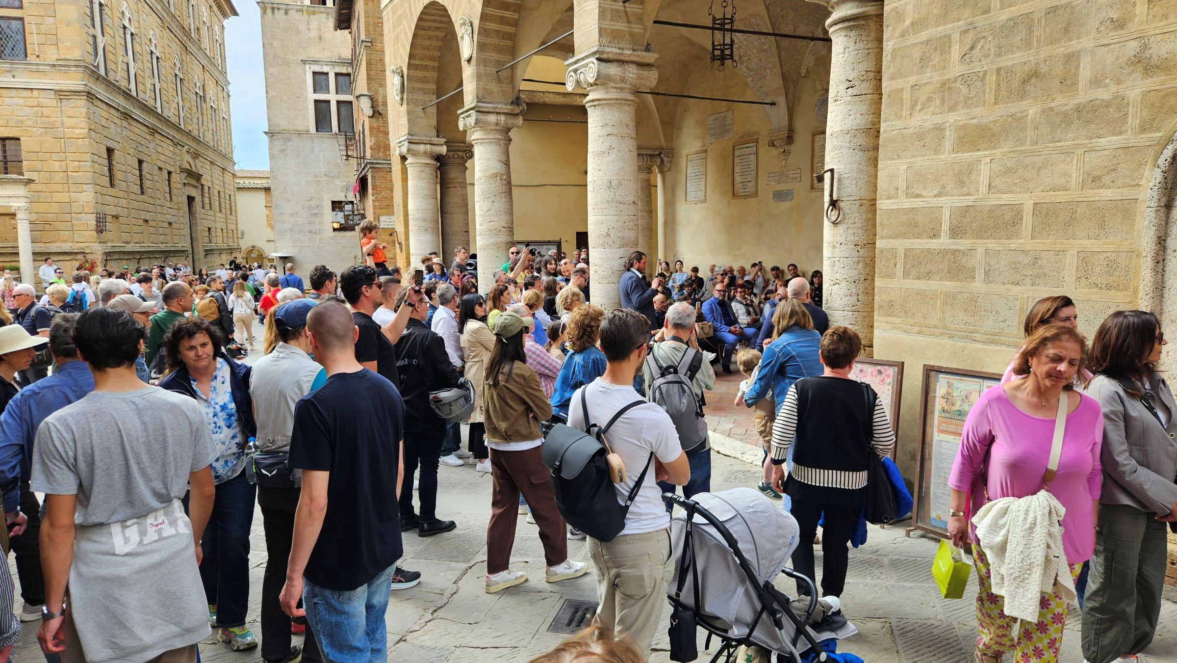 Siena, la stagione si apre con il botto: pienone di turisti, boom Valdorcia Siena, la stagione si apre con il botto: pienone di turisti, boom Valdorcia