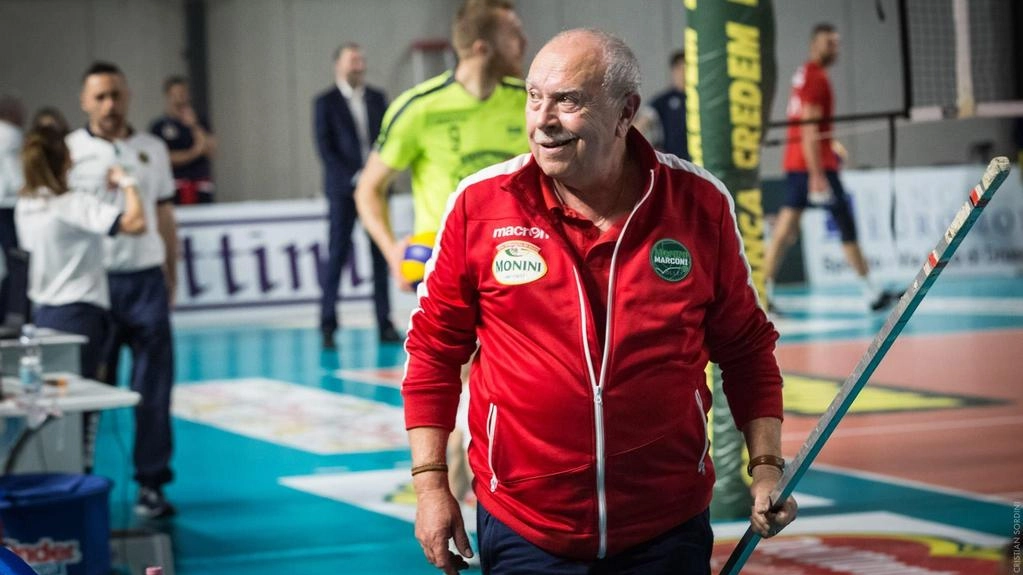 Spoleto piange la scomparsa di Carlo Manto, noto professionista bancario e dirigente sportivo, deceduto all'età di 72 anni dopo una lunga malattia. La città si stringe attorno alla famiglia in lutto. Spoleto piange la scomparsa di Carlo Manto, noto professionista bancario e dirigente sportivo, deceduto all'età di 72 anni dopo una lunga malattia. La città si stringe attorno alla famiglia in lutto.