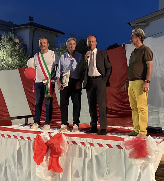 Il mezzo secolo dello Staffoli. Cena e festa in piazza Panattoni. Targa ricordo al presidente Botrini Il mezzo secolo dello Staffoli. Cena e festa in piazza Panattoni. Targa ricordo al presidente Botrini