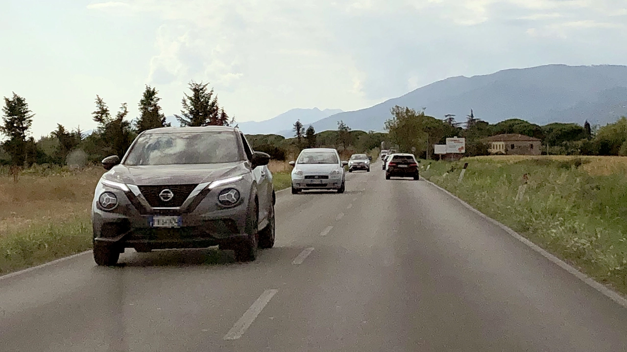 Sul vialone del Melani gli ultimi lavori importanti risalgono a dieci anni fa Sul vialone del Melani gli ultimi lavori importanti risalgono a dieci anni fa
