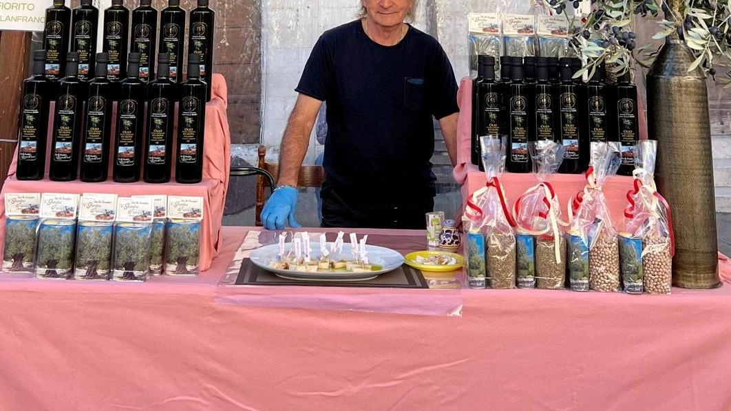 Mostra mercato in piazza del Comune Mostra mercato in piazza del Comune