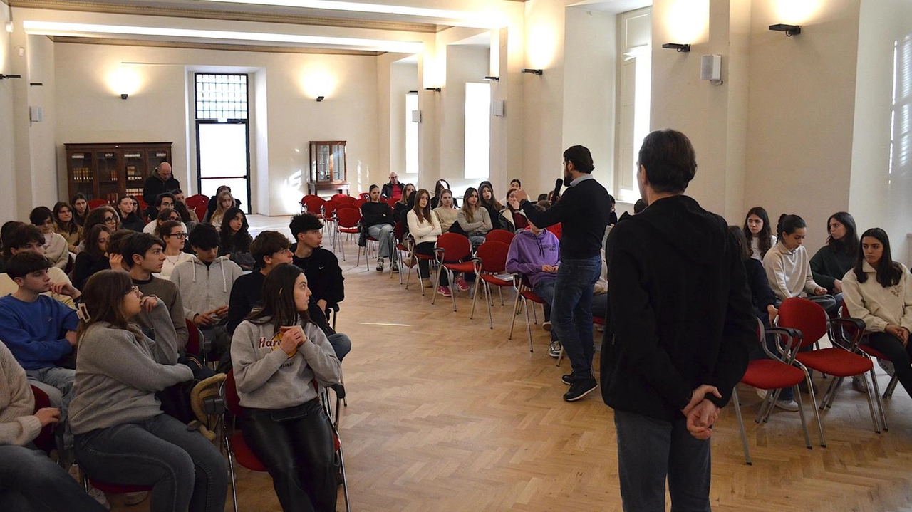 L’evento di formazione e confronto organizzato al Classico Mariotti L’evento di formazione e confronto organizzato al Classico Mariotti
