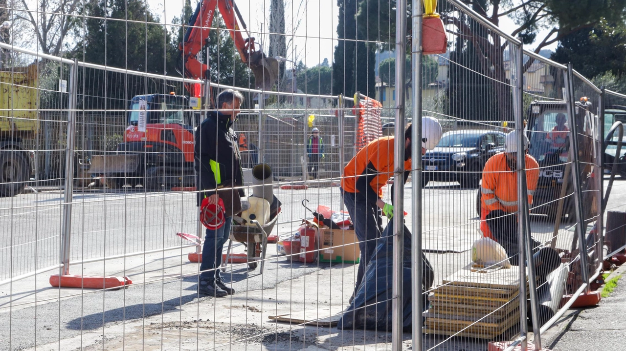 Un cantiere di lavori stradali Un cantiere di lavori stradali