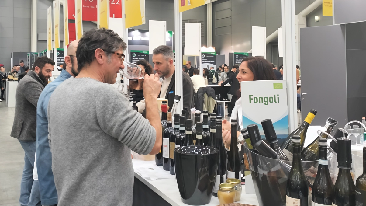 Grazie a 21 espositori umbri sono state raccontate cantine e pratiche di produzione virtuose Grazie a 21 espositori umbri sono state raccontate cantine e pratiche di produzione virtuose